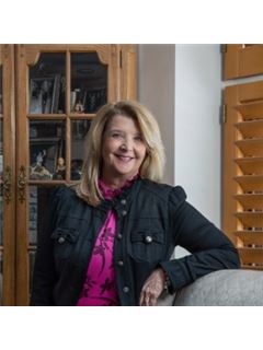 Lynn Fairfield - RE/MAX Suburban