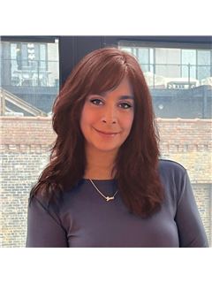 Veronica Cepeda - RE/MAX 10