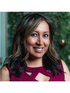 Liv A DeLeon - RE/MAX 10 New Lenox
