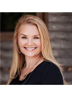 Consulente Immobiliare - Amy Joy Smith-Heine - RE/MAX Classic Real Estate