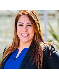 Alejandra Reyes - RE/MAX 10