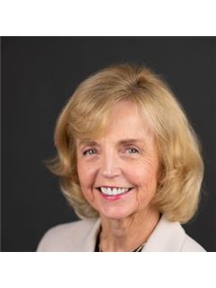 Vicki Melonas - RE/MAX 1st Service