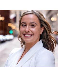 Alexandra Lewkowicz - RE/MAX of Naperville