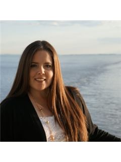 Yiselle Bryce - RE/MAX 1st Service