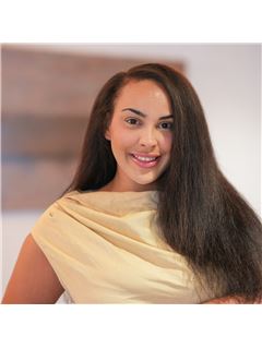 Alexa Williams - RE/MAX Professionals Select