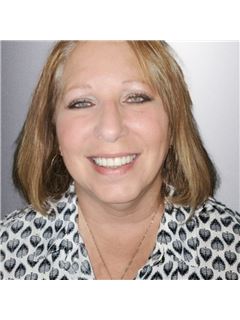 Lisa A. Pascarella - RE/MAX 10