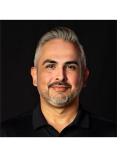 Gianni Beckett Nieto - RE/MAX Excels