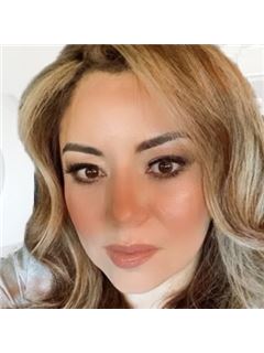 Nepremičninski posrednik - Jona Melendez - RE/MAX Premier