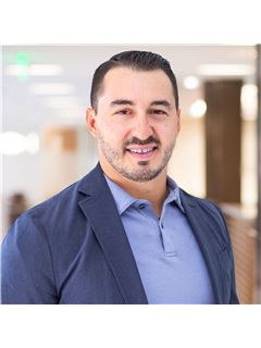 Broker/Owner - Laki Hatzelis - RE/MAX 10