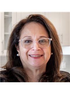 Florenzia Molinelli - RE/MAX Premier