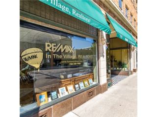 Office of RE/MAX In the Village - Oak Park