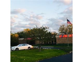 Office of RE/MAX At Home - Rolling Meadows