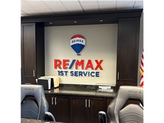 Office of RE/MAX 1st Service - Orland Park