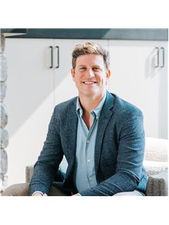 Associate - Tommy S Corbett - RE/MAX Bayshore