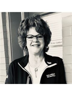 DeAnn E. Gumbert - RE/MAX Mid-Michigan