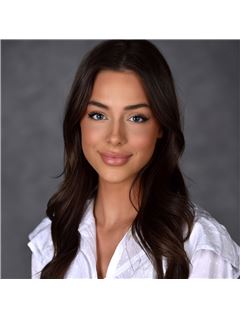 Macaulie Simpson - RE/MAX Real Estate Professionals