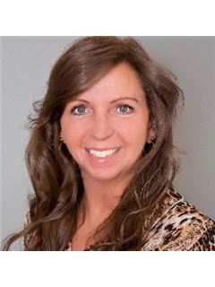 Director(a) de Agência - Lisa Wright Moore - RE/MAX Modern Realty