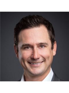 Kris Hatch - RE/MAX Real Estate Professionals