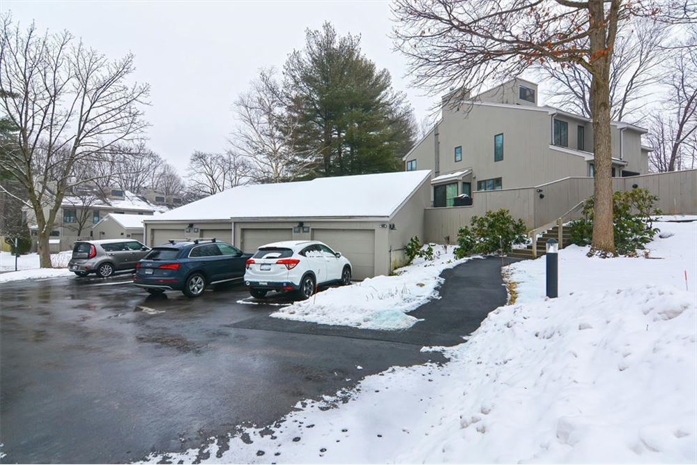 Residential Condo/Apartment North Andover, Massachusetts, United