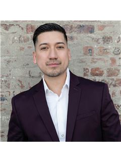Felix Santos - RE/MAX 1st Advantage - The Robert Dekanski Team