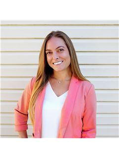 Carly Fabrizio - RE/MAX Select