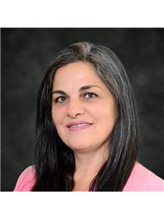 Luciana Bastos - RE/MAX New Millennium Group