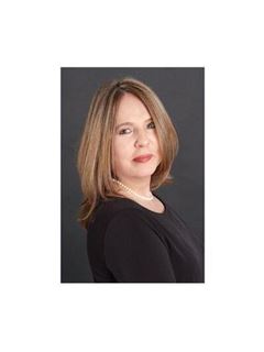 Associate - Zoila Barzaga - RE/MAX Trading Places