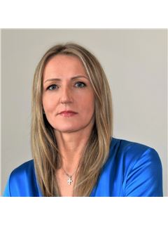 Katarzyna Basara - RE/MAX First Realty II