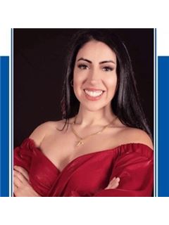 Stefany Medina - RE/MAX Select