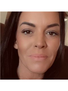 Amanda Ferriole - RE/MAX Homeland Realtors