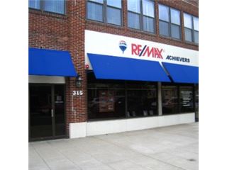 RE/MAX Achievers Office of RE/MAX Achievers - Summit