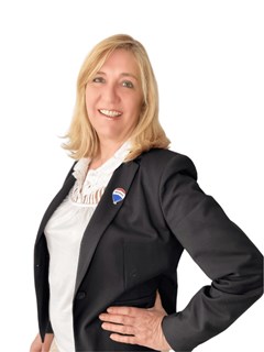 Gabriela Latorre - RE/MAX - FIRST
