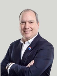 Broker/Owner - BROKER Carlos Spencer - RE/MAX - URBANO