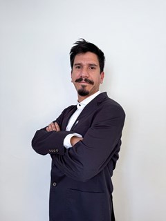 Camilo Araya Nuñez - RE/MAX - UNIQUE