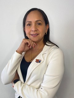 Cindy Bazza Mercado - RE/MAX - UNIQUE