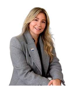 Nicole Navarrete - RE/MAX - GOLDEN