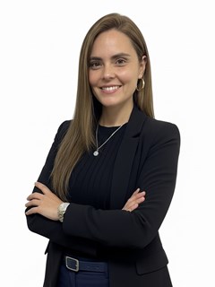 Leslie Olivares - RE/MAX - REALTY
