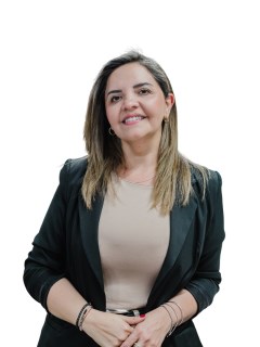 Claudia Carpio - RE/MAX - REALTY