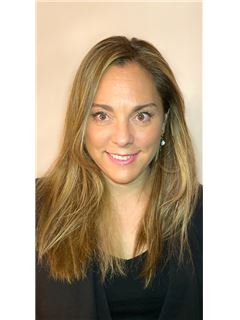 Daniella Pollastri - RE/MAX - CENTRAL