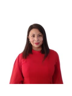 Isabel Valencia - RE/MAX - GREENHOUSE