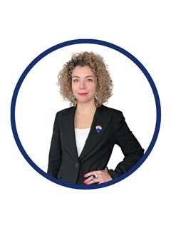 Daniela Henriquez - RE/MAX - FIRST