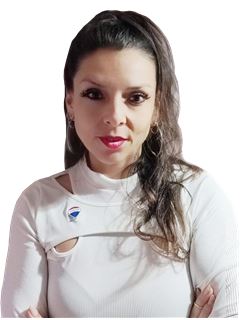 Claudia Carrasco Contreras - RE/MAX - CENTRAL