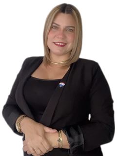 Yeslany Collirone - RE/MAX - CENTRAL