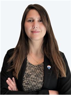 Carolina Villalobos - RE/MAX - ICON