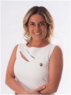 Claudia Sepulveda - RE/MAX - CENTRAL