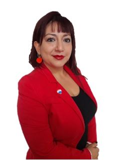 Paula Tobar - RE/MAX - CLASS