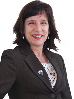 Francisca Molina - RE/MAX - FIRST
