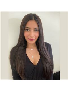 Cindy Tapia - RE/MAX - GREENHOUSE