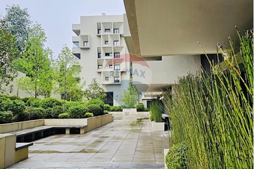 Arriendo frente al mall Portal la Dehesa