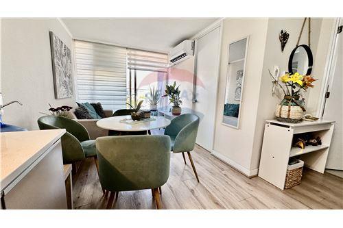 Residential - Condo/Apartment - Santiago, Santiago, Metropolitana De Santiago - CL